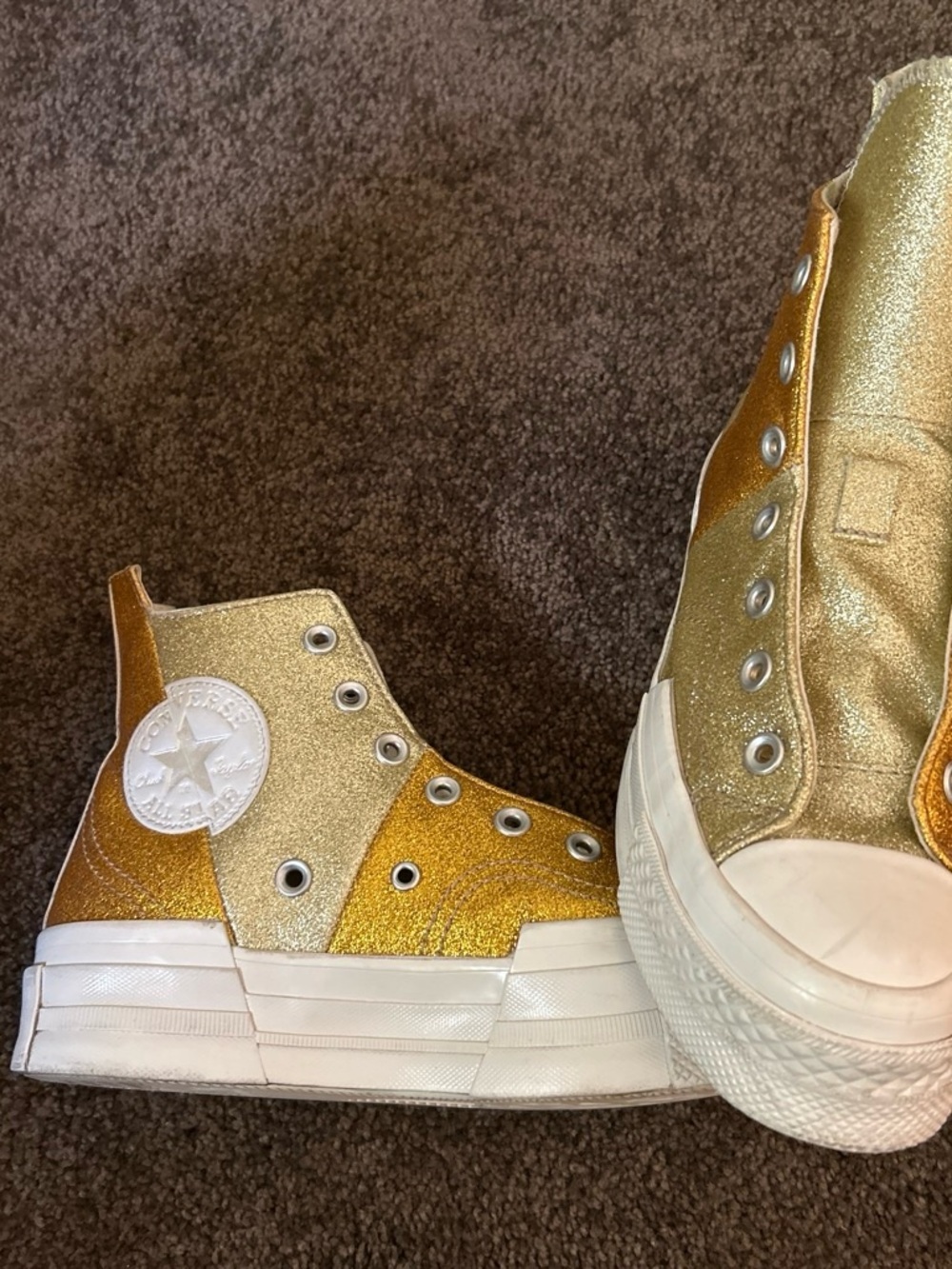 Converse Chuck Taylor Women’s 7.5 / Men’s 5.5 Glitter High-Top Sneakers